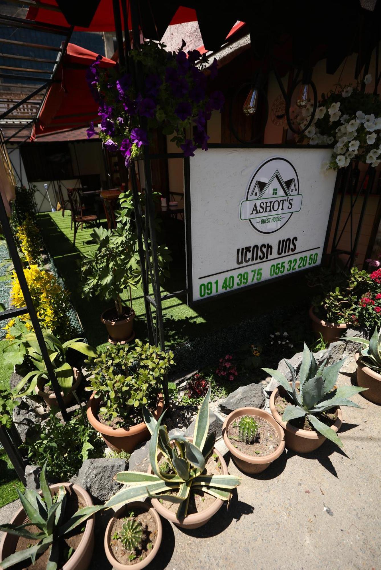 U Ashota Hotel Yerevan Ngoại thất bức ảnh