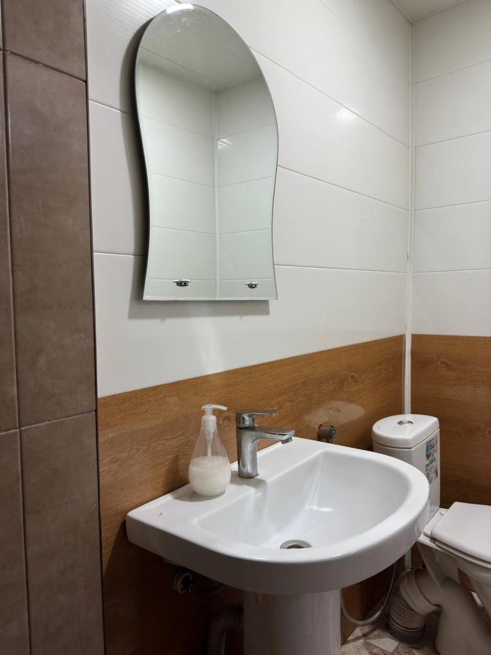 U Ashota Hotel Yerevan Ngoại thất bức ảnh